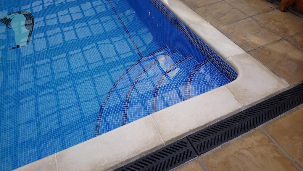 'Monktonmead Lodge' In Secluded Setting, With Private Indoor Pool. ライド エクステリア 写真