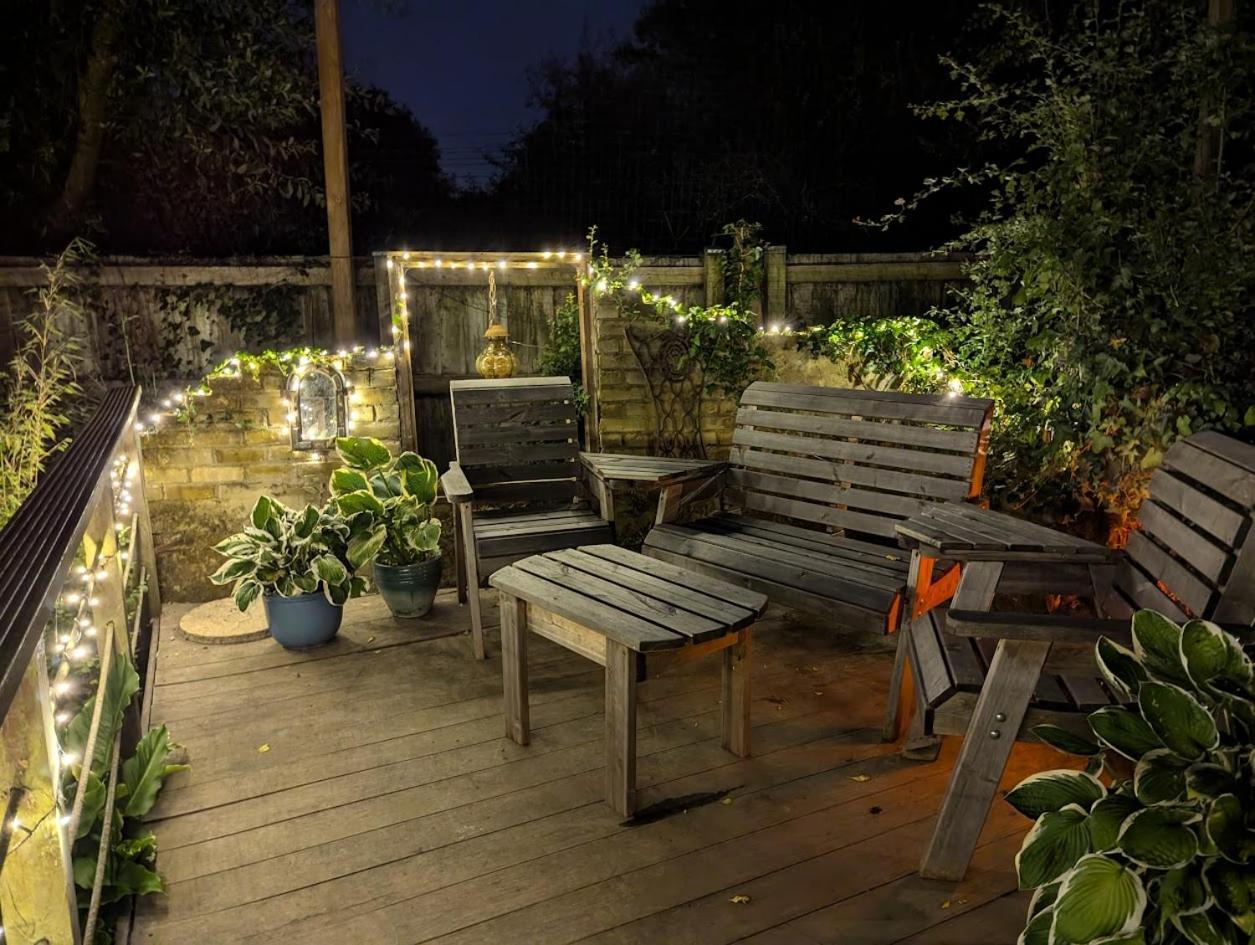 'Monktonmead Lodge' In Secluded Setting, With Private Indoor Pool. ライド エクステリア 写真