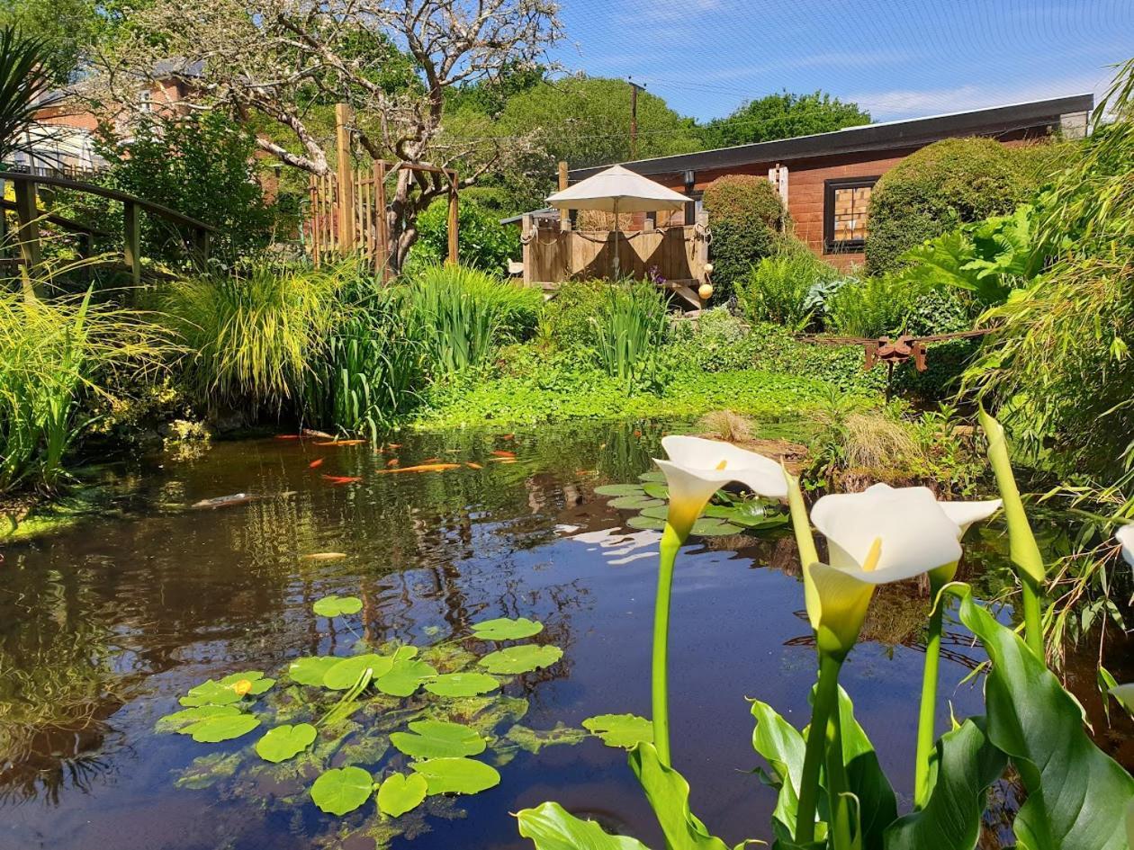 'Monktonmead Lodge' In Secluded Setting, With Private Indoor Pool. ライド エクステリア 写真