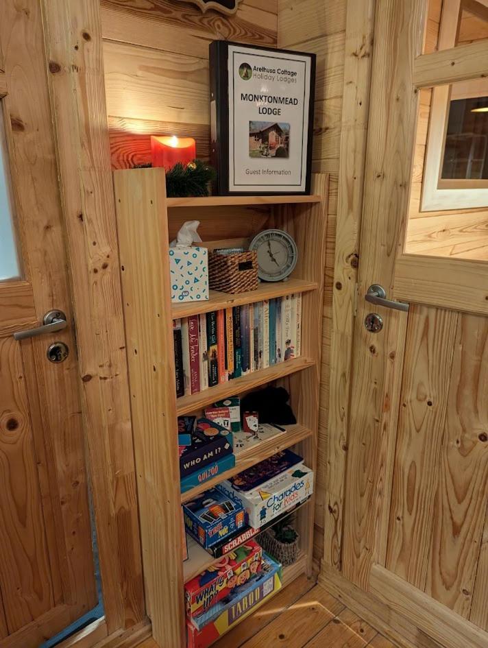 'Monktonmead Lodge' In Secluded Setting, With Private Indoor Pool. ライド エクステリア 写真