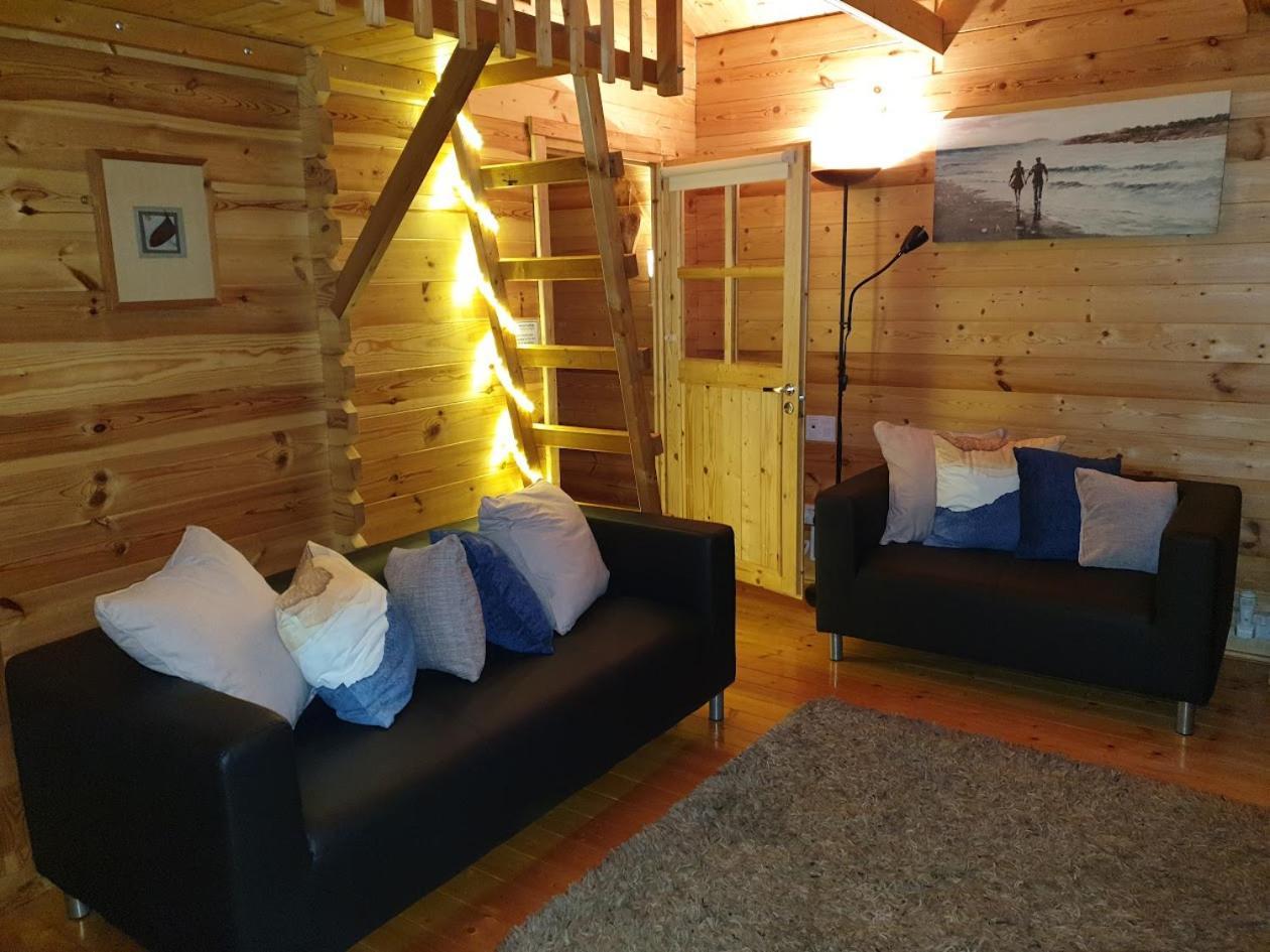 'Monktonmead Lodge' In Secluded Setting, With Private Indoor Pool. ライド エクステリア 写真